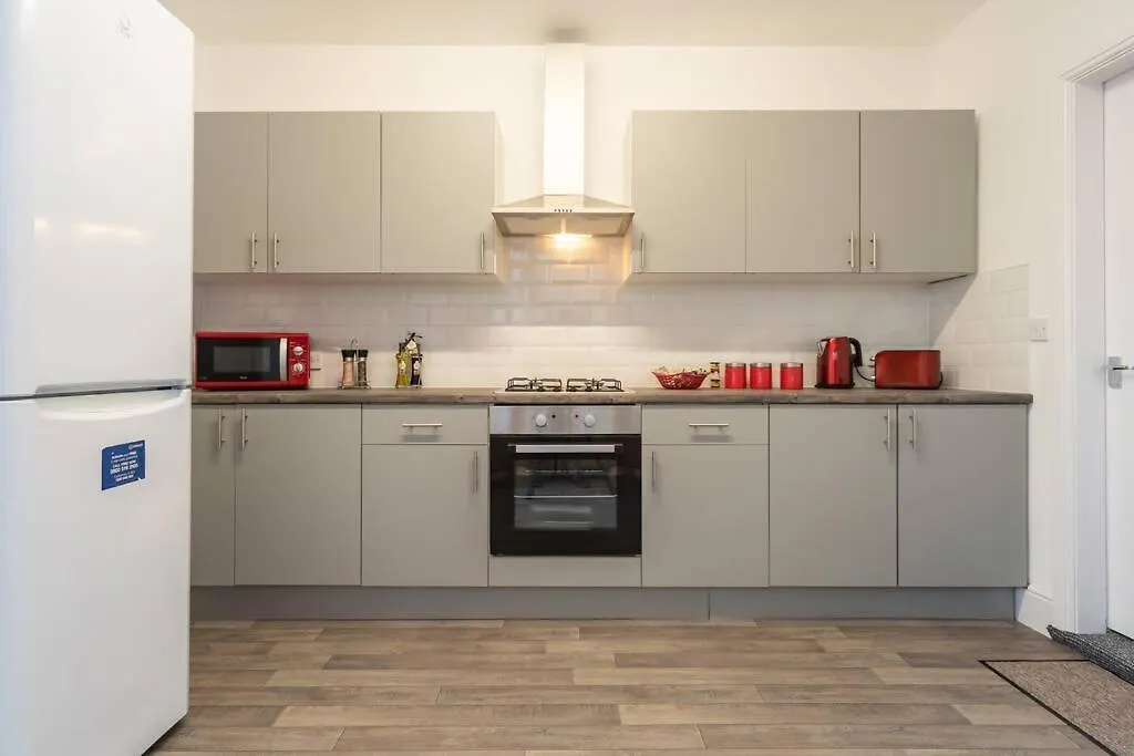 Wgcdde Large 3 Bedroom House - Close To Mkm Stadium & A63 - Garden Kingston upon Hull Nyaraló