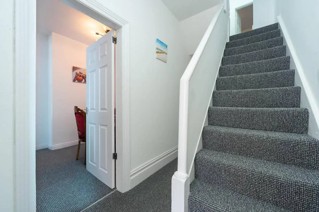 Wgcdde Large 3 Bedroom House - Close To Mkm Stadium & A63 - Garden Kingston upon Hull 0*,  Egyesült Királyság