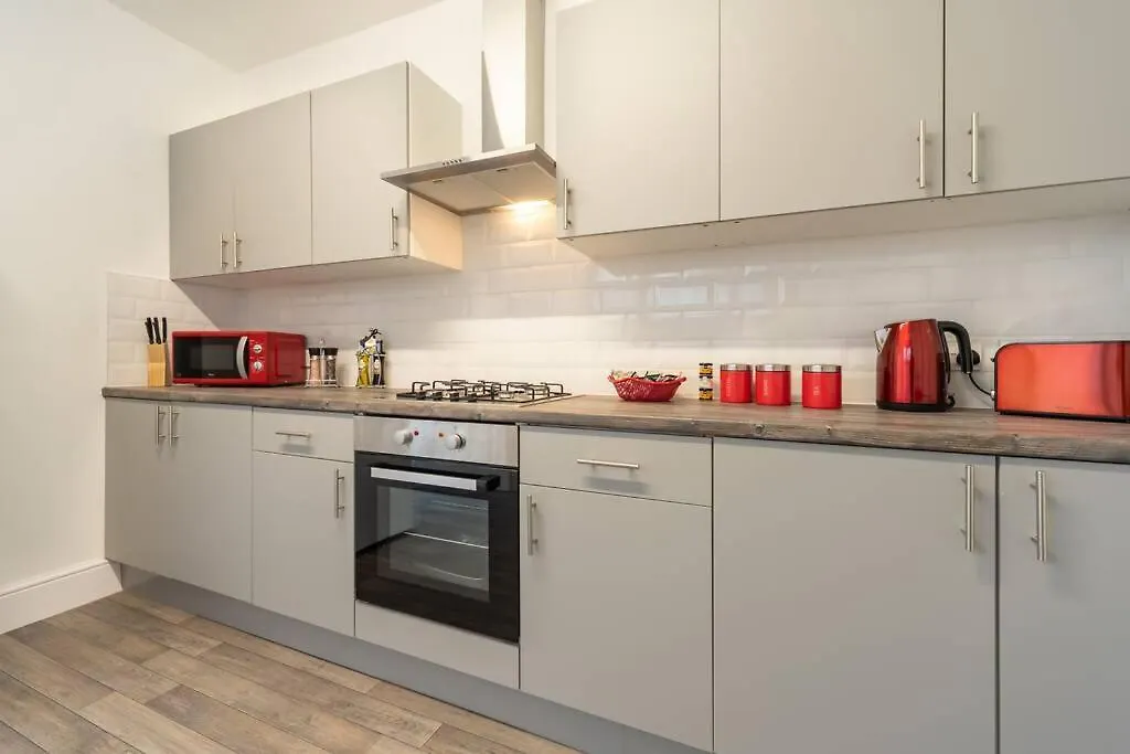 Wgcdde Large 3 Bedroom House - Close To Mkm Stadium & A63 - Garden Kingston upon Hull Nyaraló