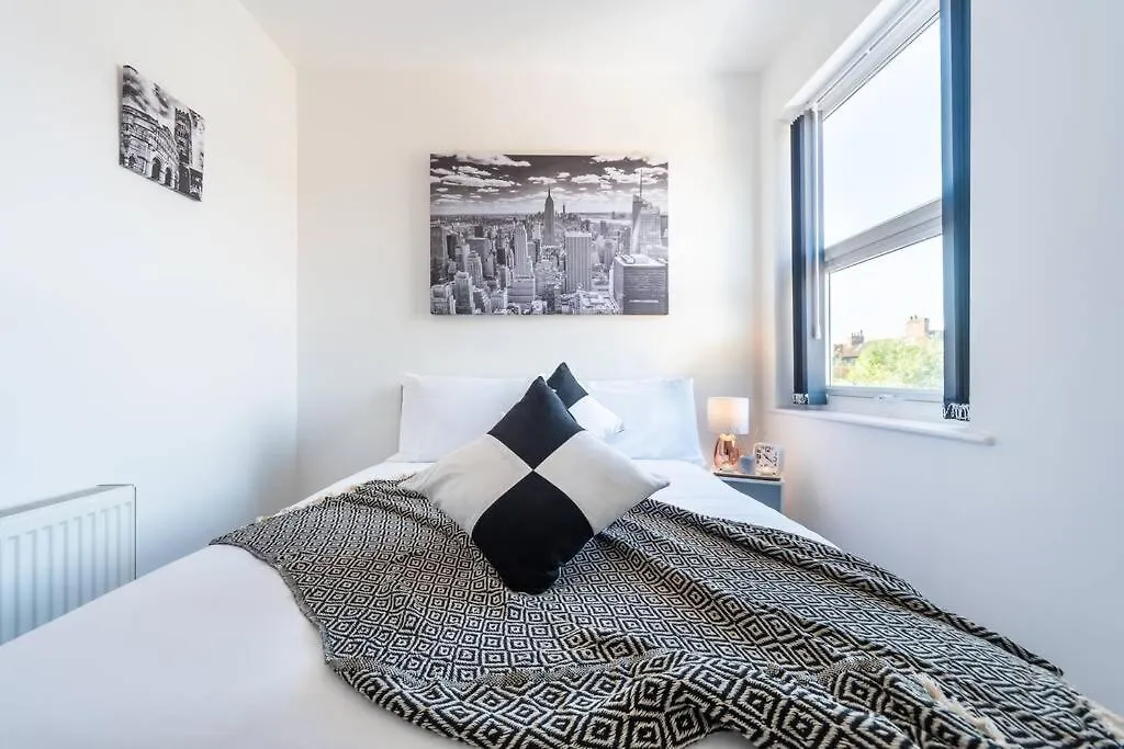 Wgcdde Large 3 Bedroom House - Close To Mkm Stadium & A63 - Garden Kingston upon Hull Nyaraló